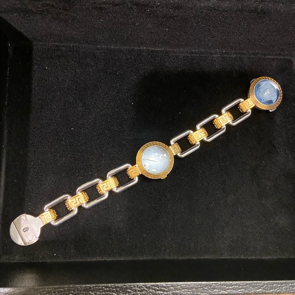 Versace Corniche Link Watch - Timepiece - Picture 3 of 10